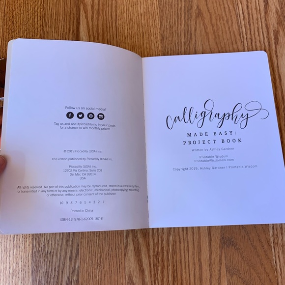 Calligraphy Made Easy: Project Book - Picture 3 of 8